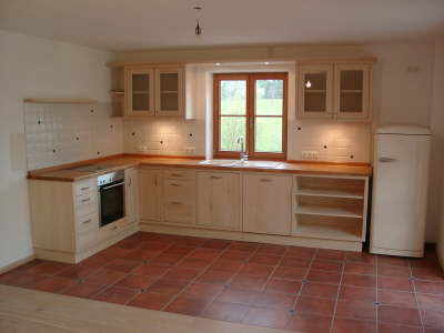 K�che in Ahorn massiv