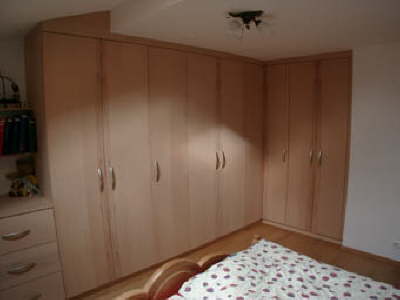 Schrank in Buche mit Kern